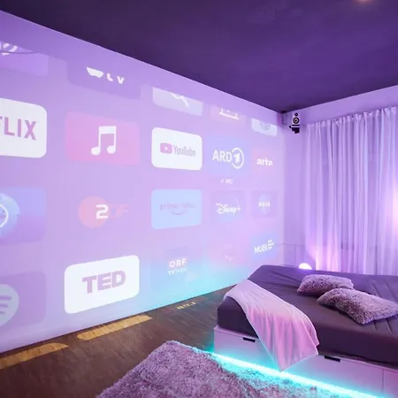 Διαμέρισμα Huge With Cinema And Kitchen In Friedrichshain Βερολίνο