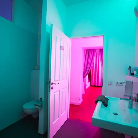 Huge With Cinema And Kitchen In Friedrichshain Διαμέρισμα *