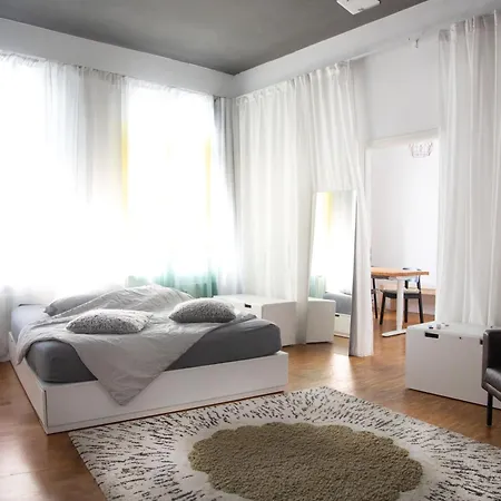 Huge With Cinema And Kitchen In Friedrichshain Berlijn