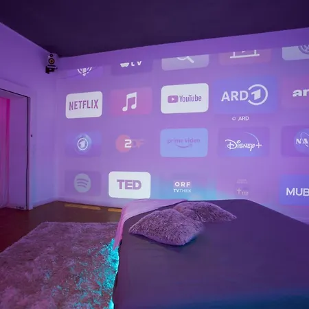 Апартаменты Huge With Cinema And Kitchen In Friedrichshain *