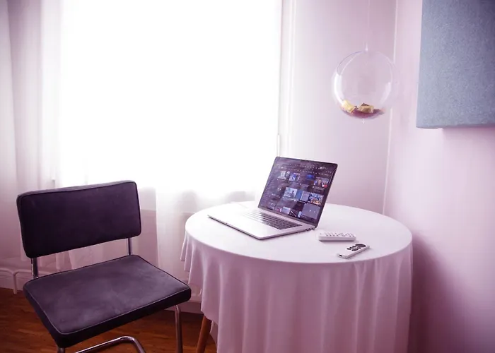 Huge With Cinema And Kitchen In Friedrichshain * ברלין